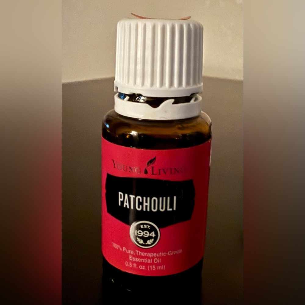 Young Living Essential Oils Bundle Patchouli Peppermint Thieves PanAway Set - Picture 4 of 4